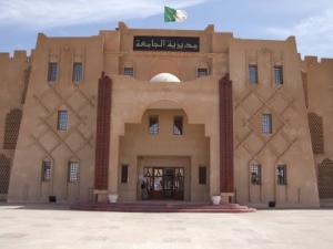السيد رئيس الجامعة يباشر تغييرات الأمناء العامون للكليات و المعاهد